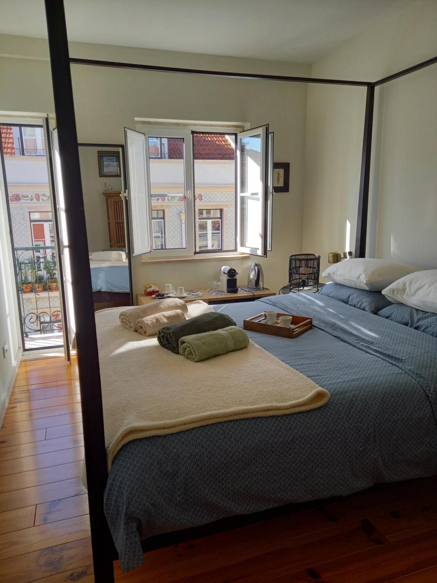 Charme Et Confort Au Coeur De Graca Lisbon Luaran gambar