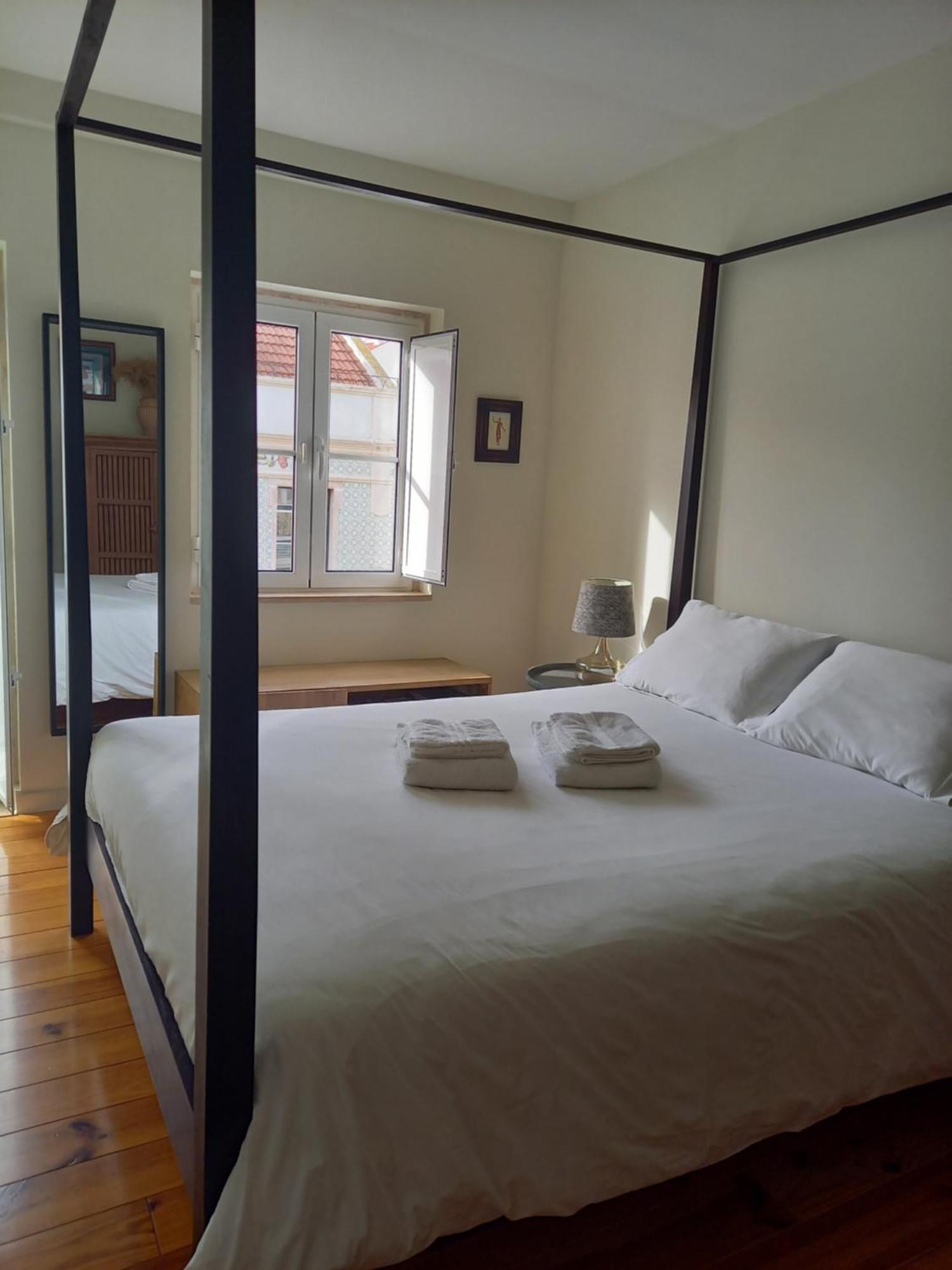 Charme Et Confort Au Coeur De Graca Lisbon Bilik gambar